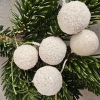 kugler-hvidt-sukkerpynt-gammel-juletræspynt